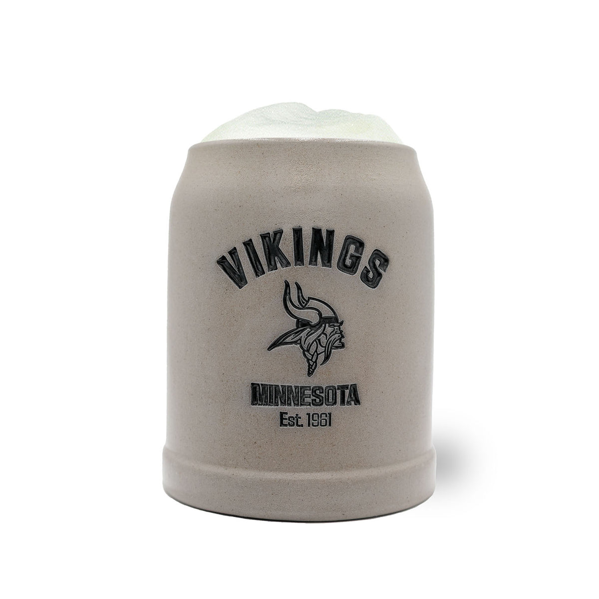 Grauer NFL PREMIUM Teamkrug Minnesota Vikings aus Keramik mit Team-Logo und Schriftzug, gefüllt mit Schaum.