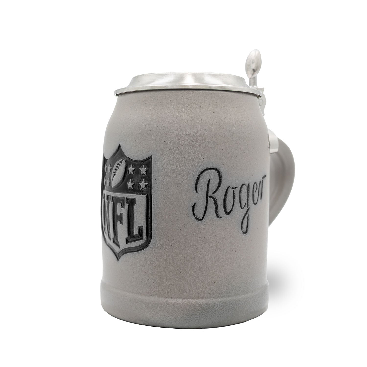 Graubrauner NFL PREMIUM Fan-Krug NFL Shield aus Steingut mit detailliertem Logo und Zinndeckel, hochwertige Prägung Roger.