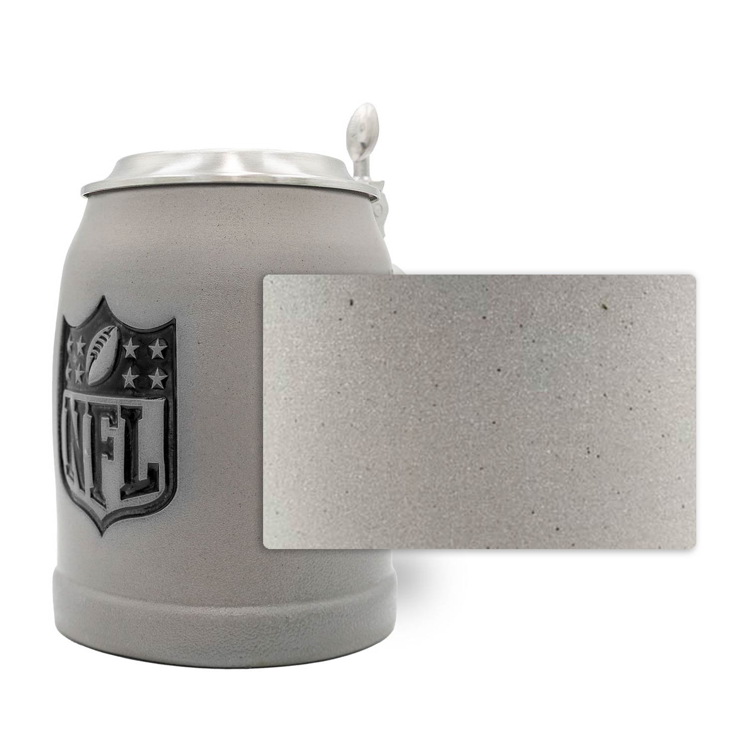 Grauer PREMIUM NFL Fan-Krug NFL Shield aus Steingut mit Zinndeckel und detailreicher Textur.