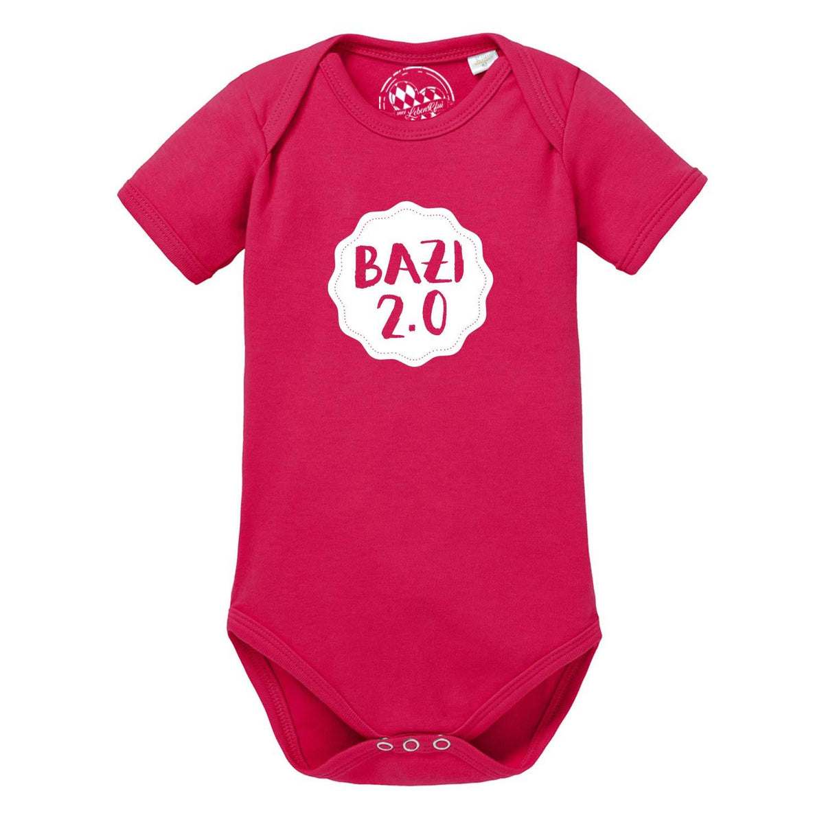 Pinker Baby Body Bazi 2.0 aus Baumwolle mit weißen Druckknöpfen und Aufschrift in Weiß.
