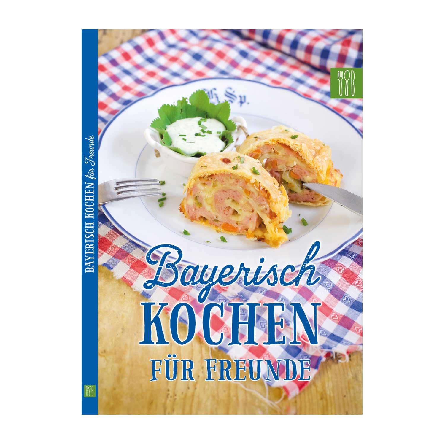Kochbuch "Bayerisch Kochen für Freunde" mit Rezeptbild von würzigen Strudelstücken und Kräuterquark.