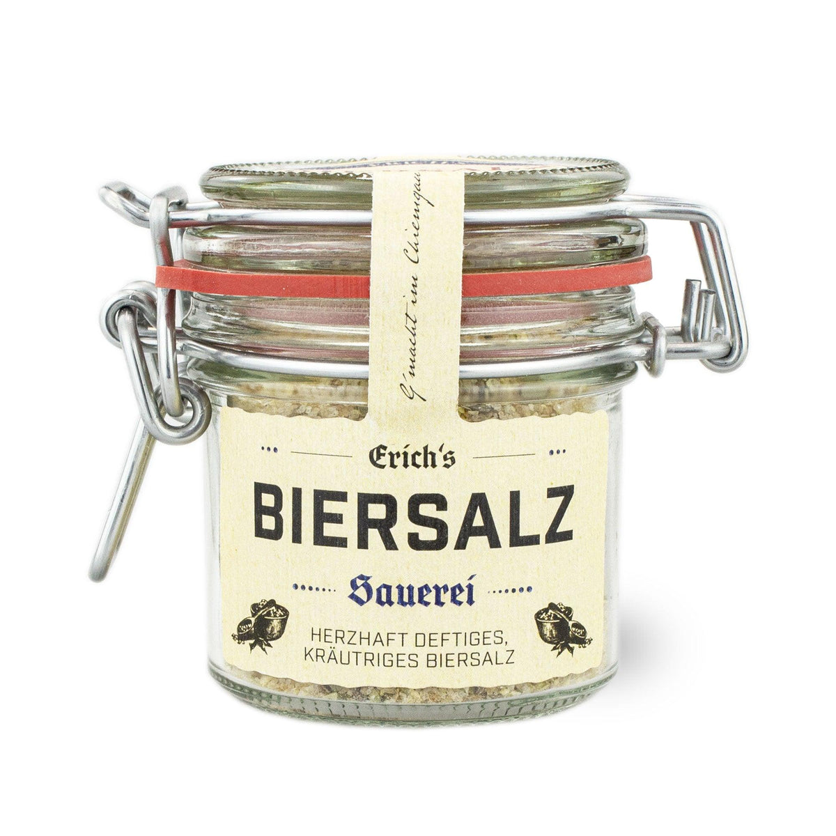 Vollständiges Glas Boarisches Biersalz Sauerei mit Bügelverschluss, Etikett und herzhaftem Kräutersalz, auf weißem Hintergrund.