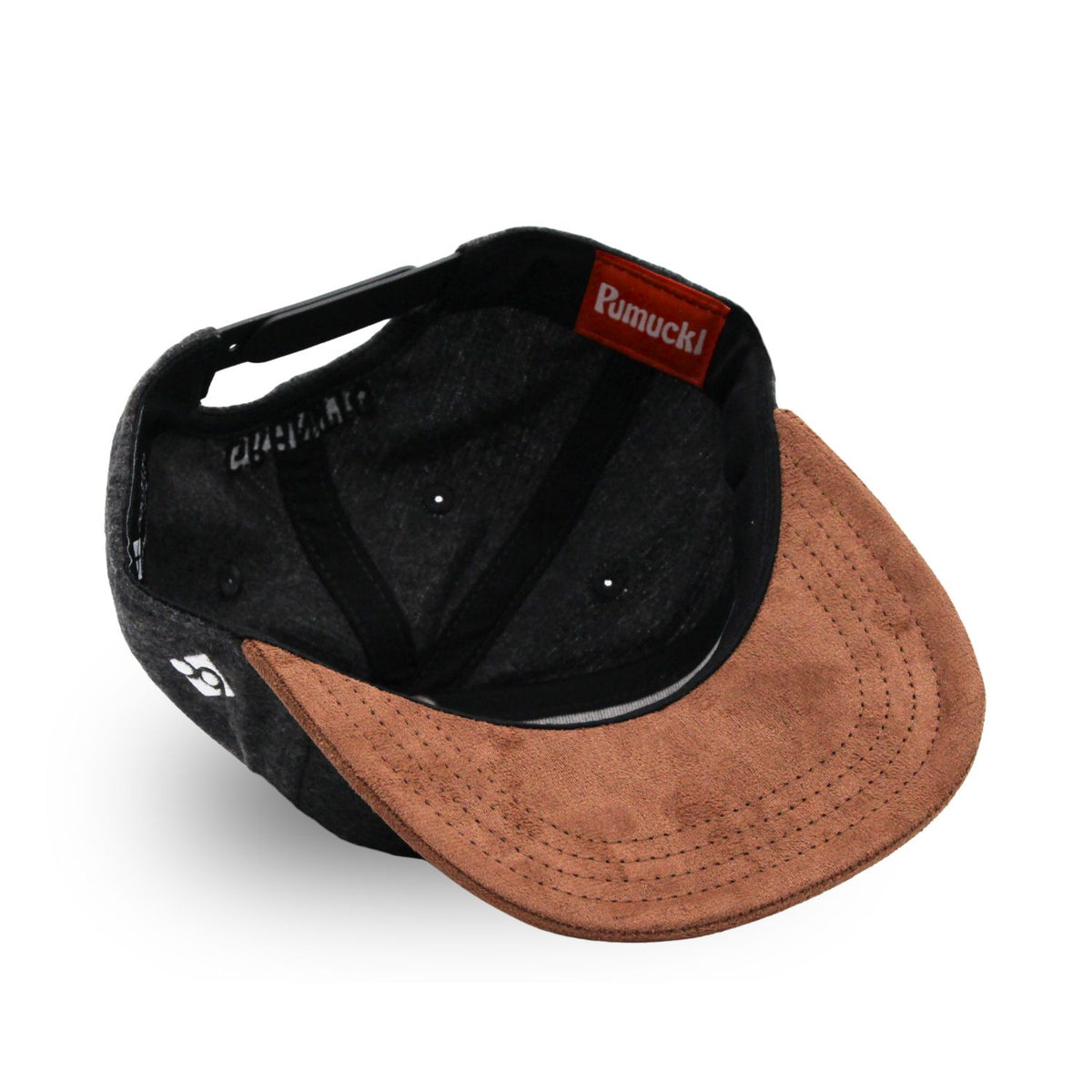 Pumuckl Kinder Cap Innenansicht mit Pumuckl-Label und Schirmunterseite in Wildleder-Optik