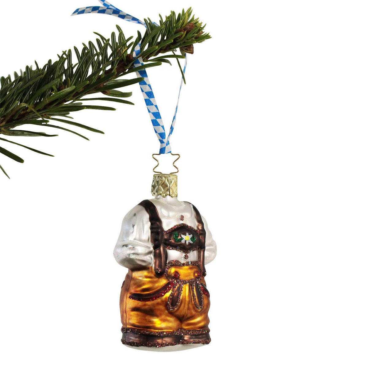 Traditioneller Krippenfiguren-Christbaumschmuck in Form einer Lederhose mit Hemd und detailreicher Stickerei.