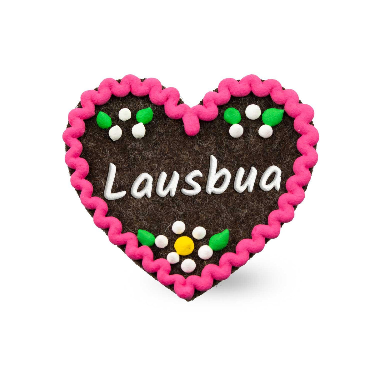 Brauner Filzherz-Anstecker "Lausbua" mit rosa Zierrand und bunten Blumenapplikationen auf weißem Hintergrund.