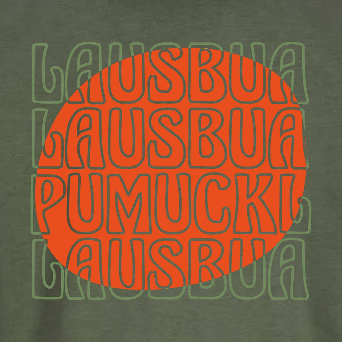 Nahaufnahme Rückenprint „Lausbua · Pumuckl · Lausbua“ auf orangem Kreis
