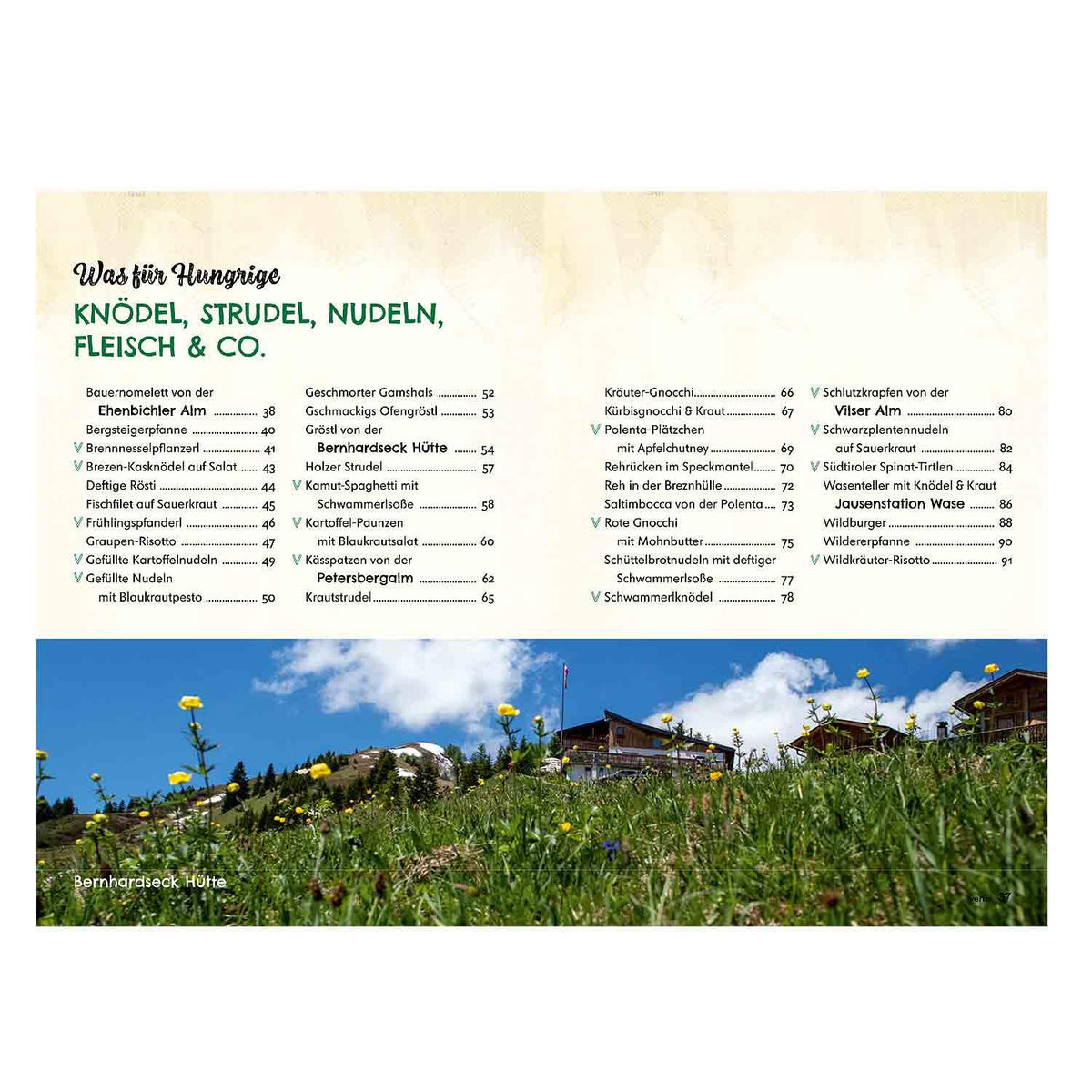 Hüttenküche für Dahoam: Inhaltsverzeichnis mit Knödeln, Strudeln, Nudeln und Fleischgerichten, dahinter Alpenlandschaft.