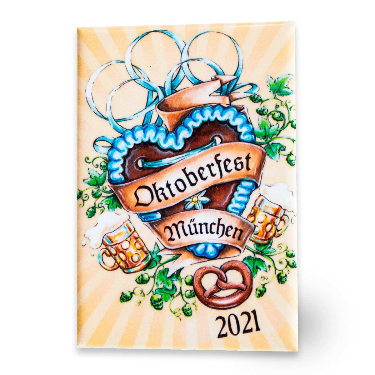 Magnet Oktoberfest 2021 groß mit Lebkuchenherz, Bierkrügen, Brezel und Hopfenranken auf hellem Grund.
