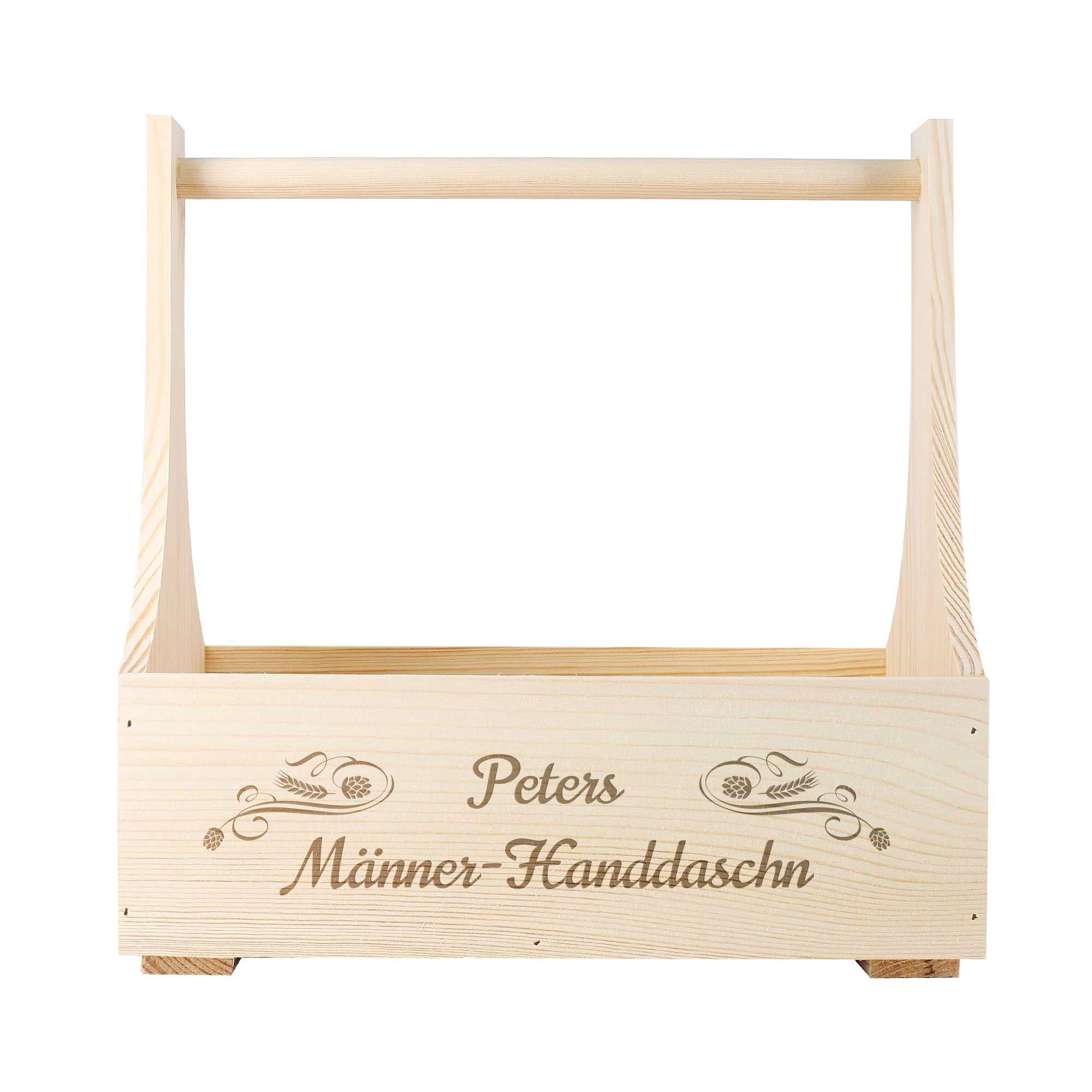 Personalisierter hölzerner Bierträger mit Gravur "Peters Männer-Handtaschn", Hopfen- und Weizenmotiven.