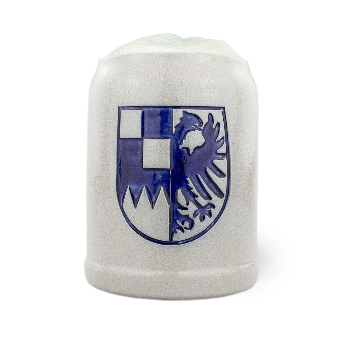 PREMIUM Bierkrug Mittelfranken aus Keramik mit blauem, geprägten Wappen vor weißem Hintergrund.