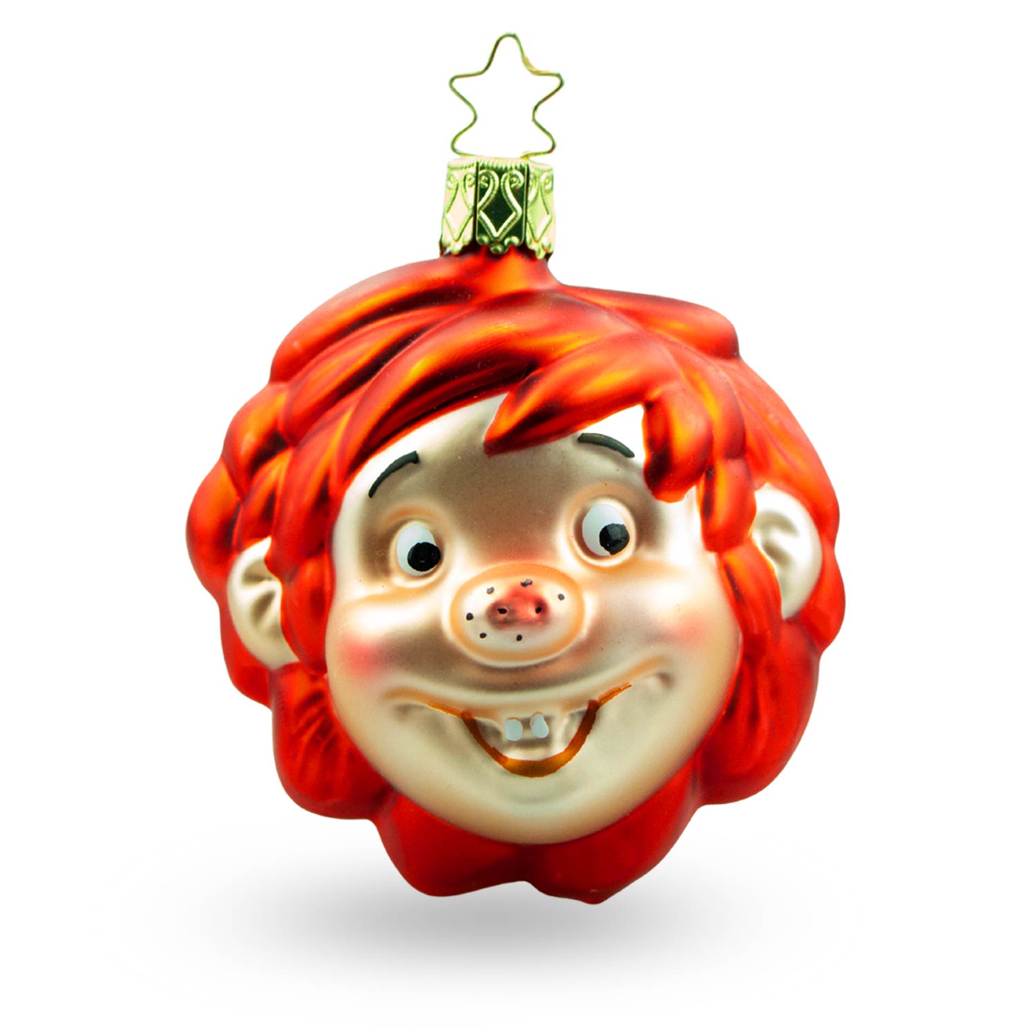 Detailreiche Pumuckl Weihnachtskugel aus Glas mit rotem Haar und schelmischem Lächeln, ideal für Weihnachtsbaumdeko.