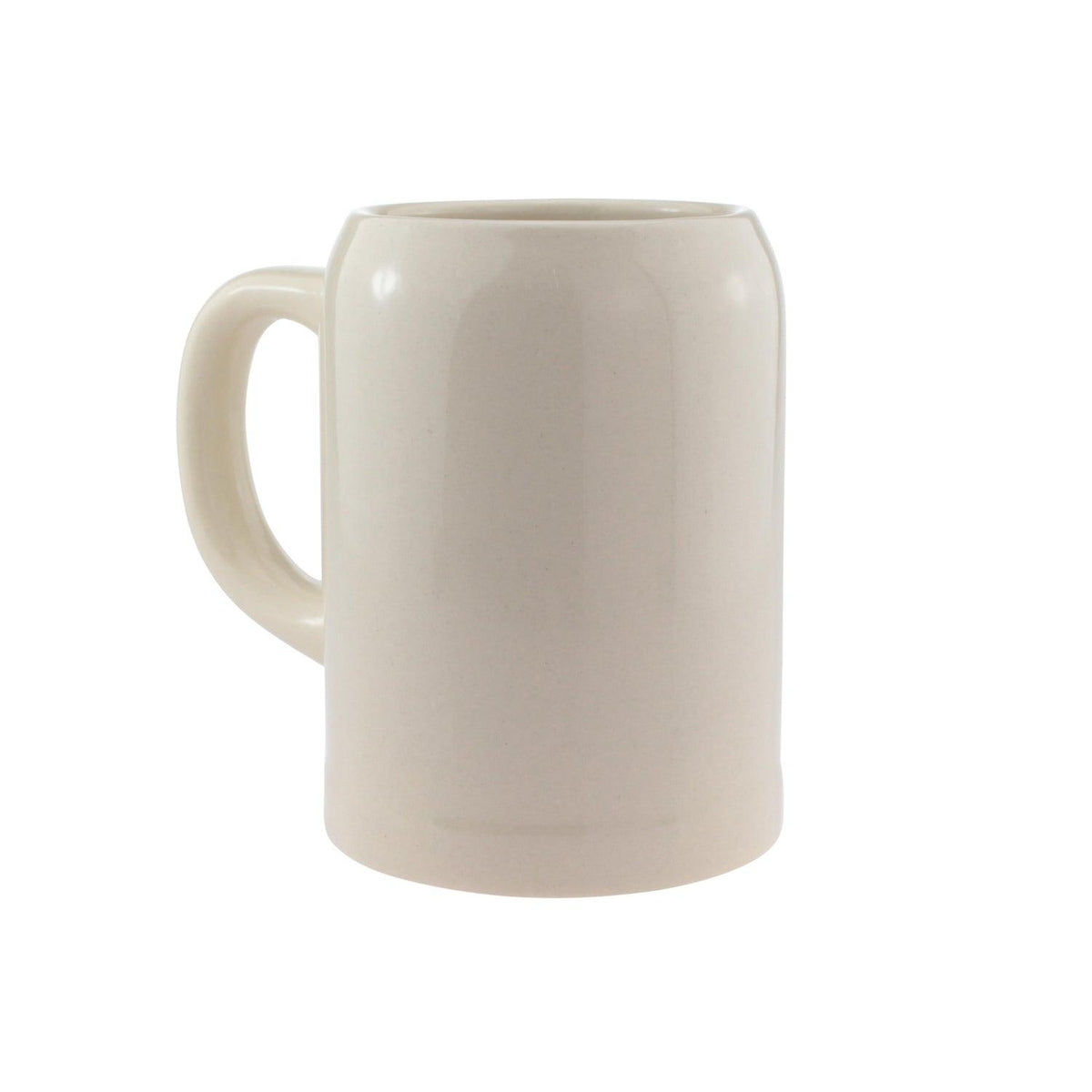 Beiger Keramik-Bierkrug mit glatter Oberfläche, ideal für individuelle Gravuren oder als schlichtes Trinkgefäß.