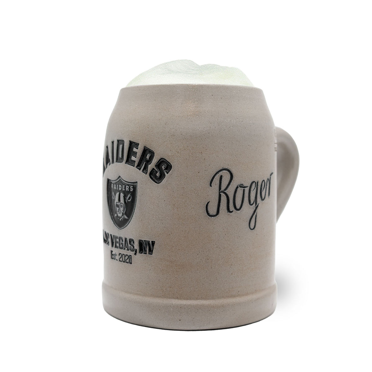 NFL PREMIUM Teamkrug Las Vegas Raiders aus Steinzeug, mit Raiders-Logo und "Roger"-Gravur.