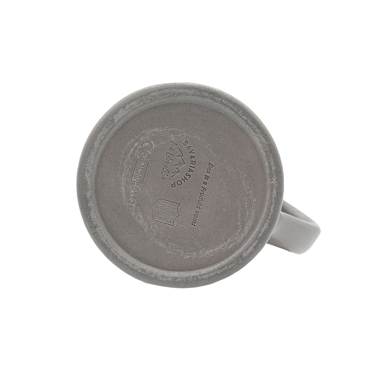 Bodenansicht des ®NFL PREMIUM Teamkrug New England Patriots mit eingraviertem NFL-Logo und Herstellerangaben.
