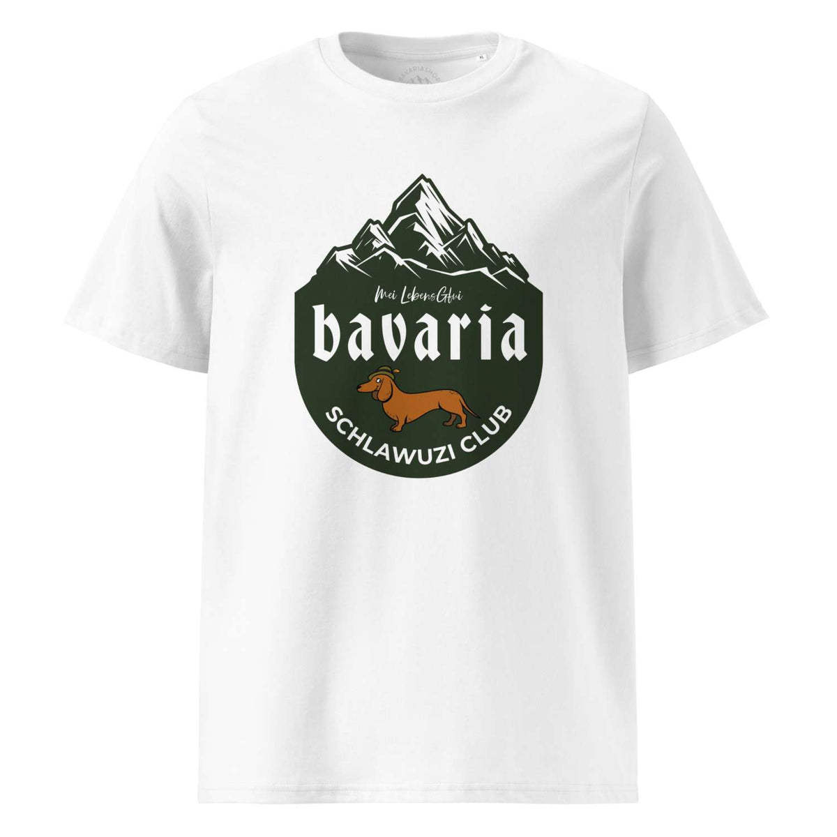 Weißes Herren T-Shirt Bavaria Schlawuzi Club mit grüner Gebirgslandschaft und Dackel-Logo.