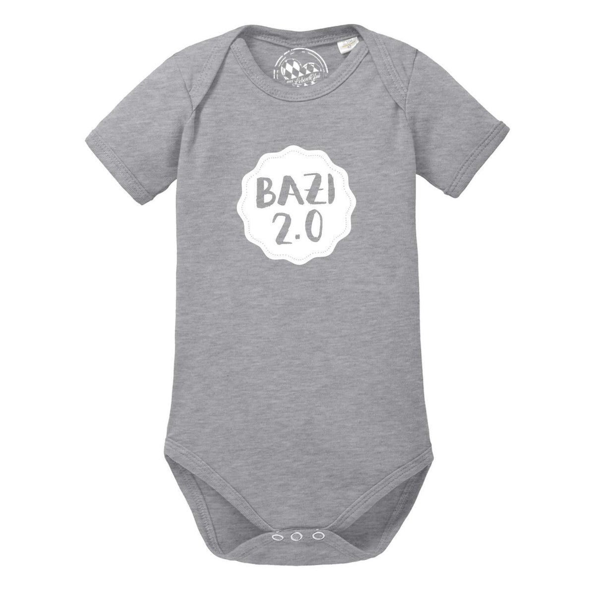Grauer Baby Body Bazi 2.0 aus Baumwolle mit kurzem Arm und weißem Aufdruck vorne mittig.
