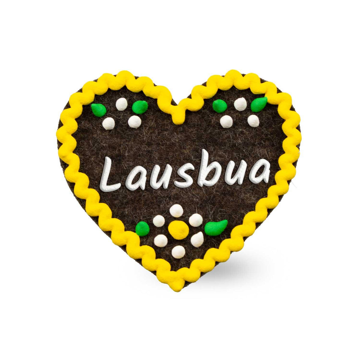 Brauner Filzherz-Anstecker "Lausbua" mit gelber Bordüre und weißen sowie grünen Filzblüten.