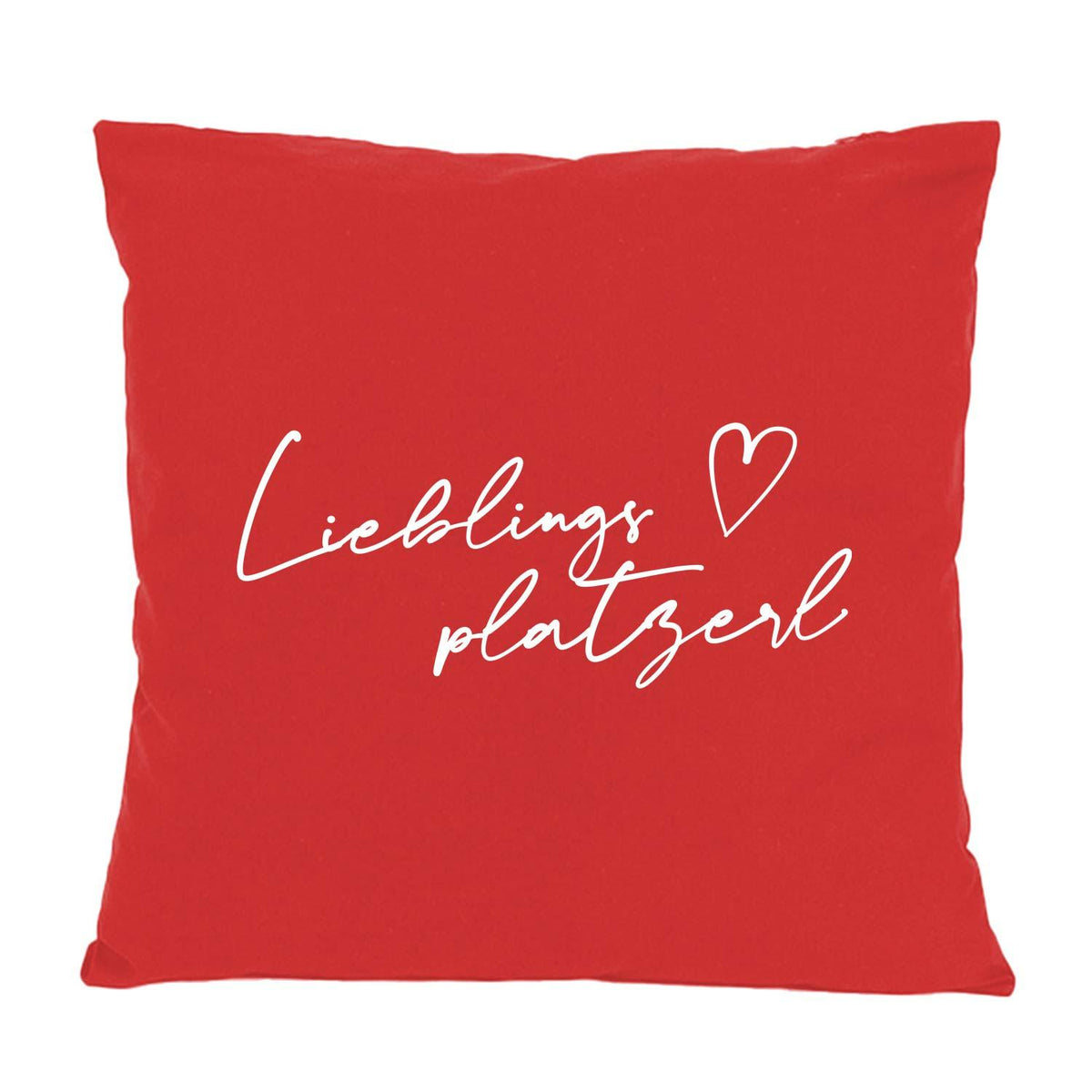 Rotes Kissen Lieblingsplatzerl mit weißem Schriftzug und Herz, quadratisches Zierkissen für Couch oder Bett.