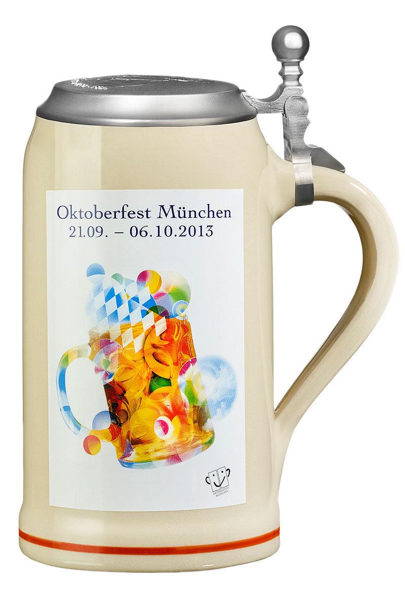 Offizieller Oktoberfestkrug 2013 mit Zinndeckel und buntem, abstraktem Krugmotiv, detailreicher Keramikkrug.