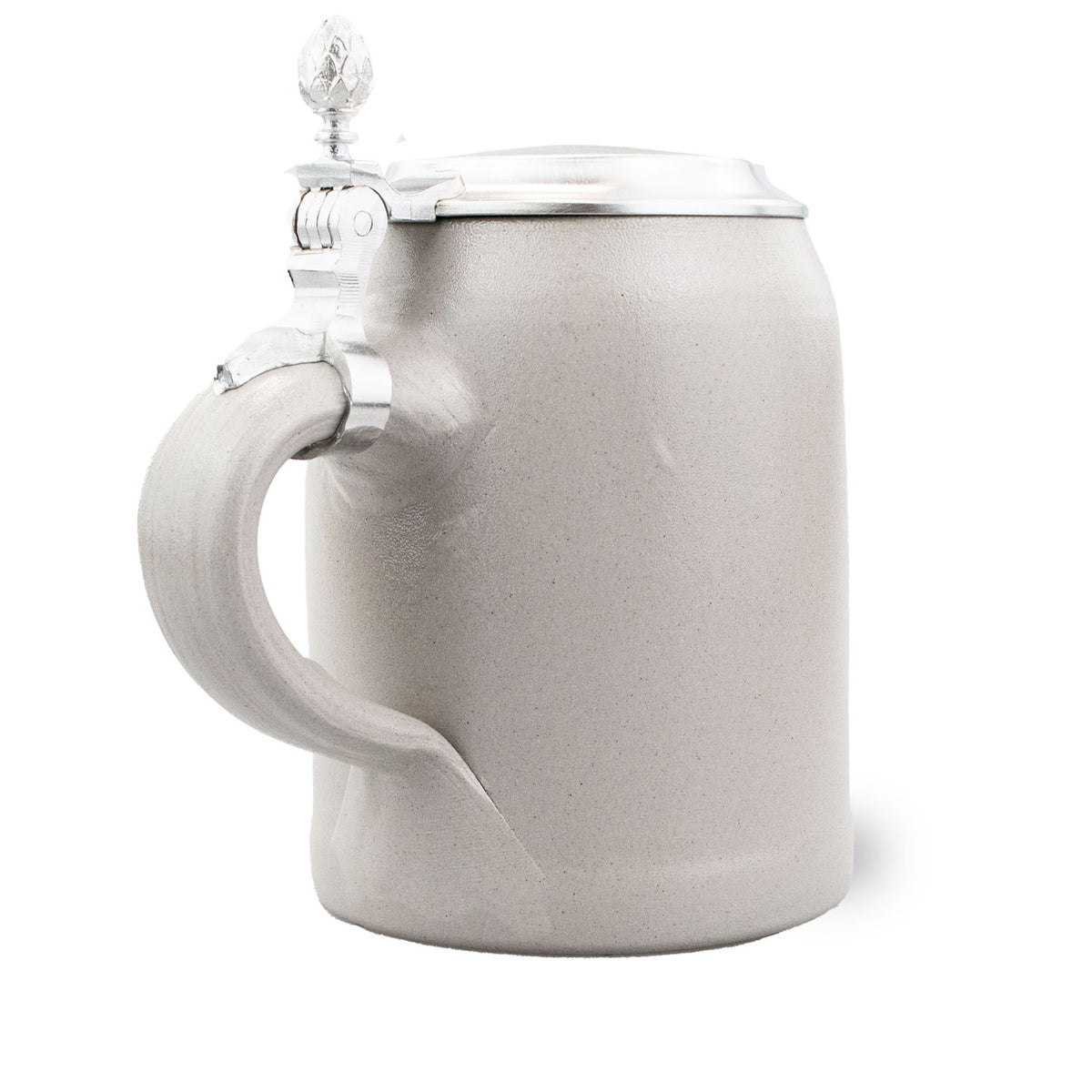 Steinkrug 0,5 Liter von der Seite mit Henkel, Zinndeckel und Deckeldrücker