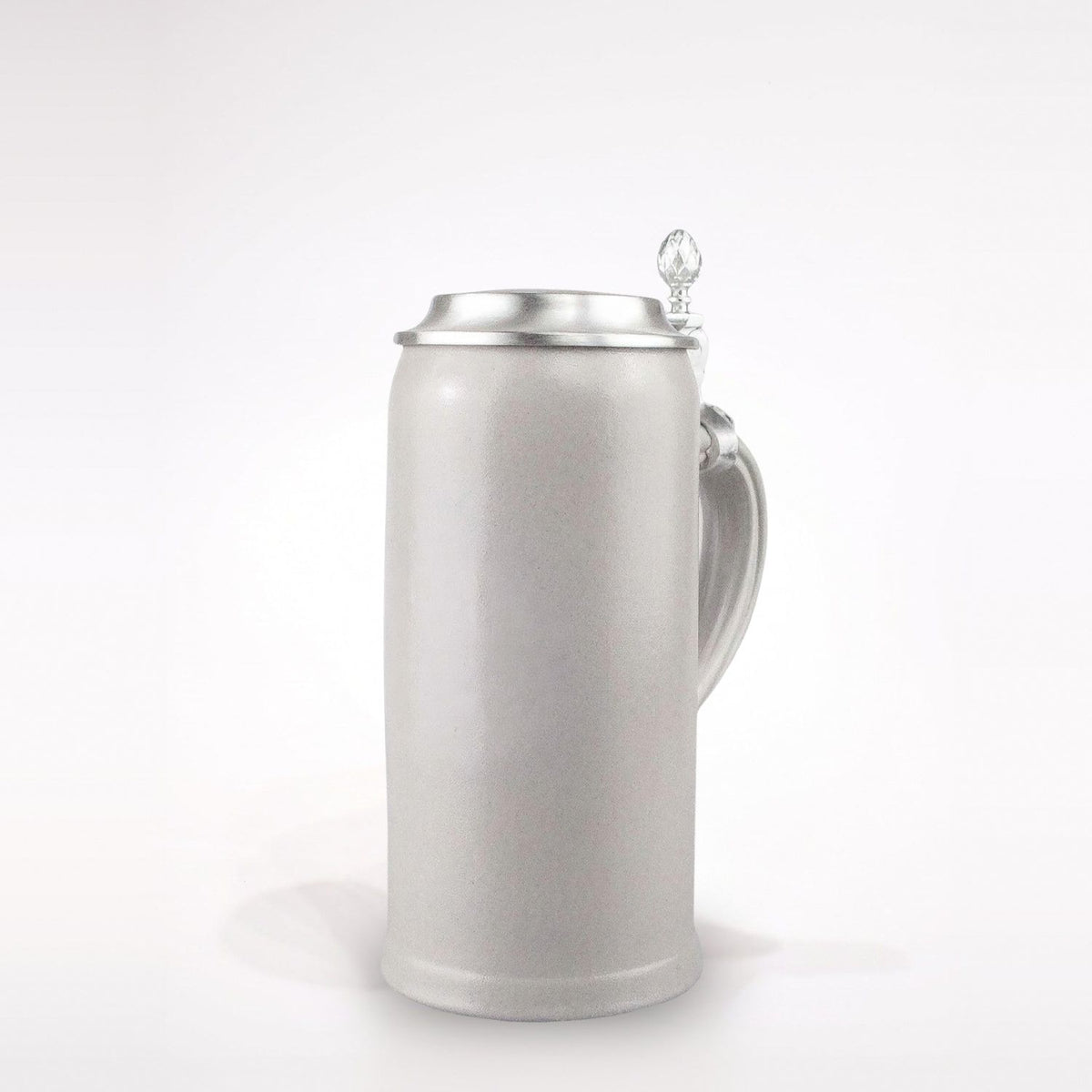 Schlanker salzglasierter Steinkrug 0,5 l mit Zinndeckel – zum Prägen mit Logo oder Namen